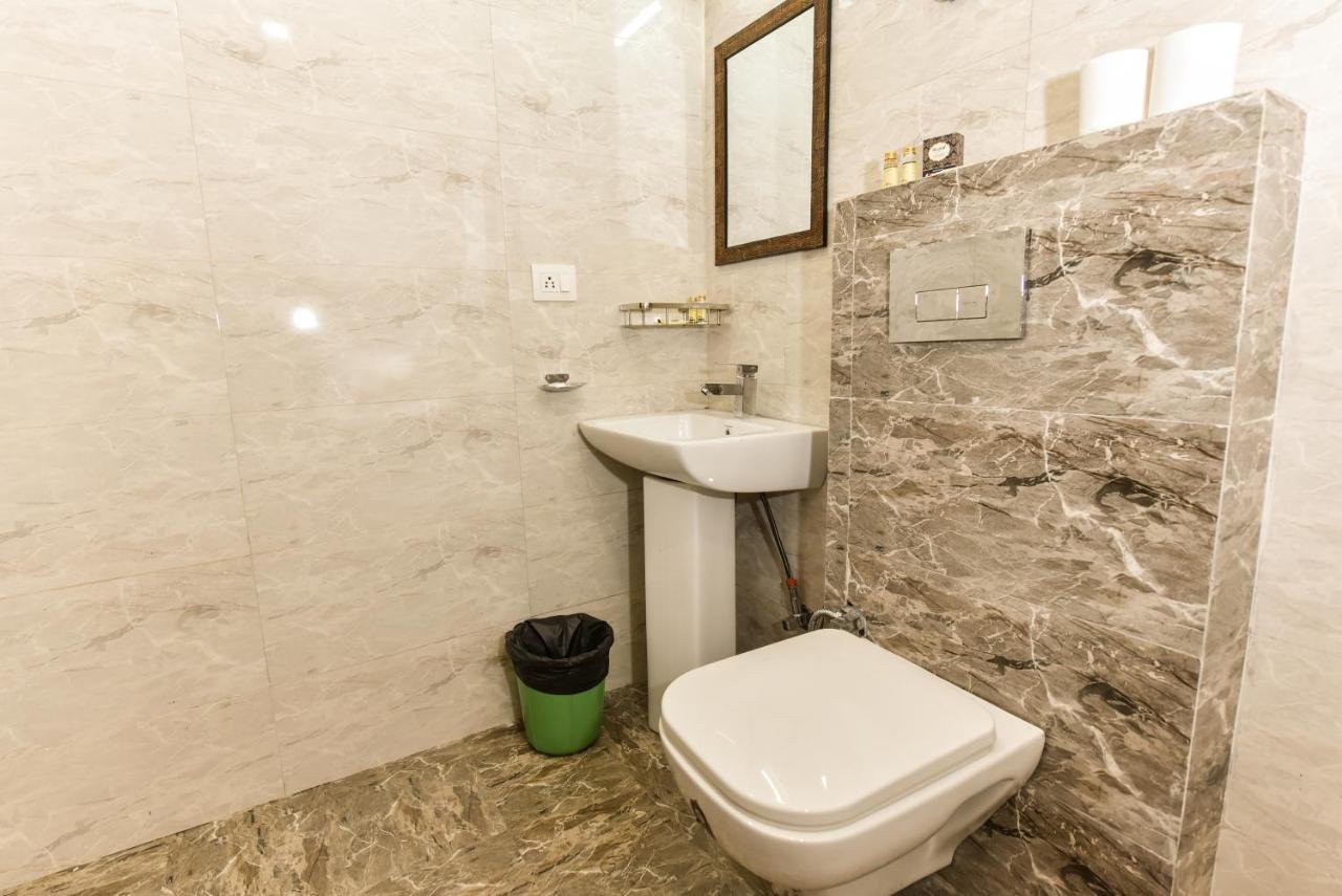 Hotel Luxury Collection Gurgaon Exterior photo