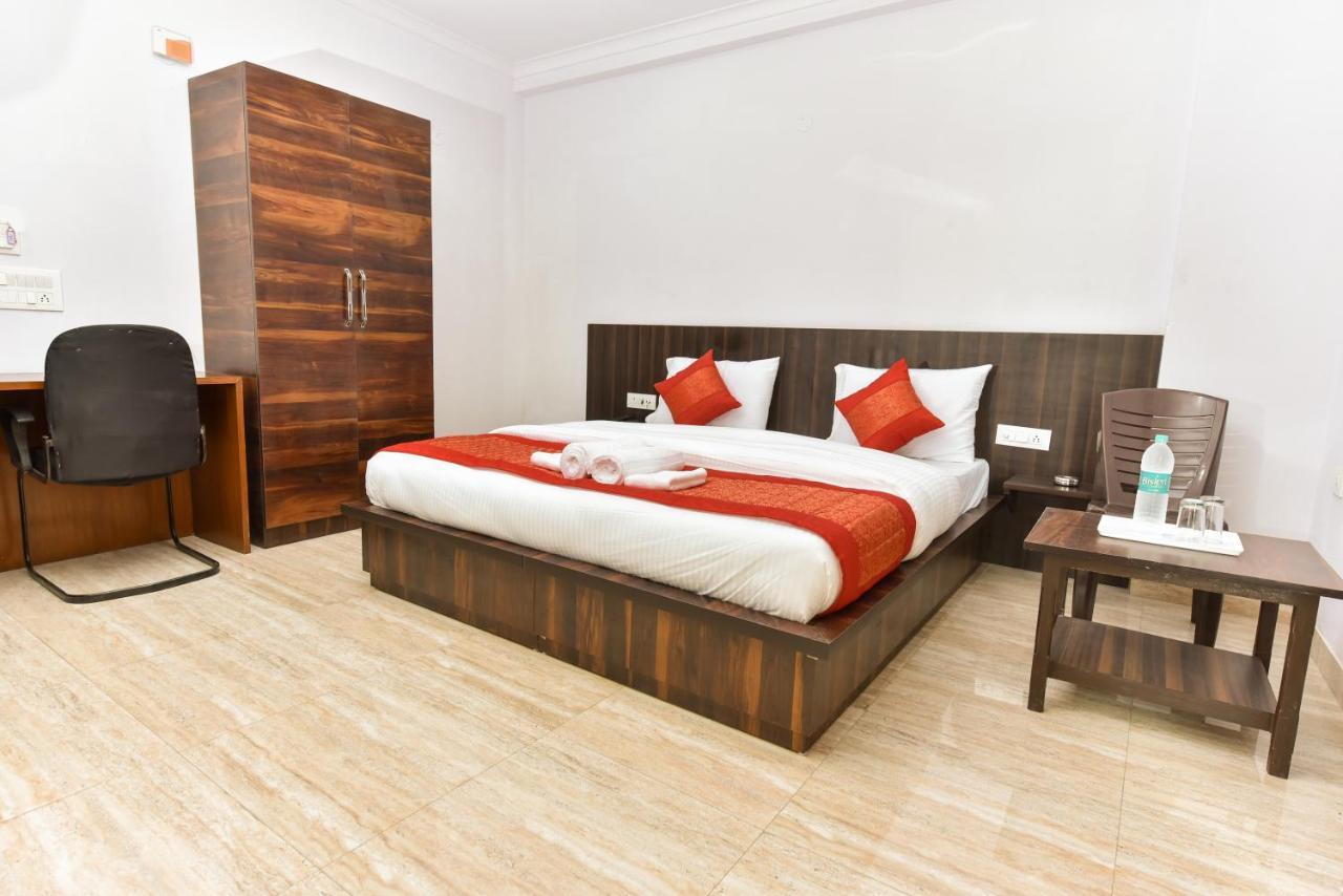 Hotel Luxury Collection Gurgaon Exterior photo