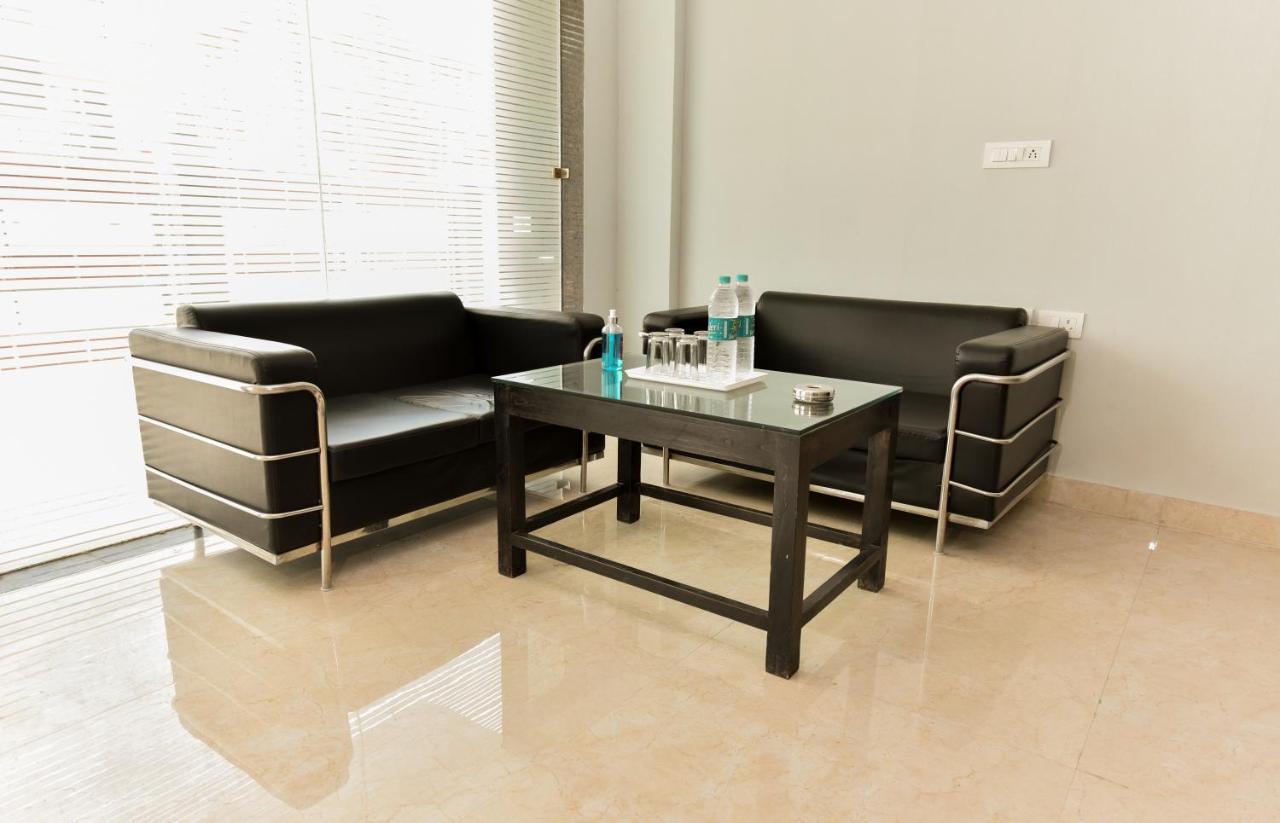 Hotel Luxury Collection Gurgaon Exterior photo