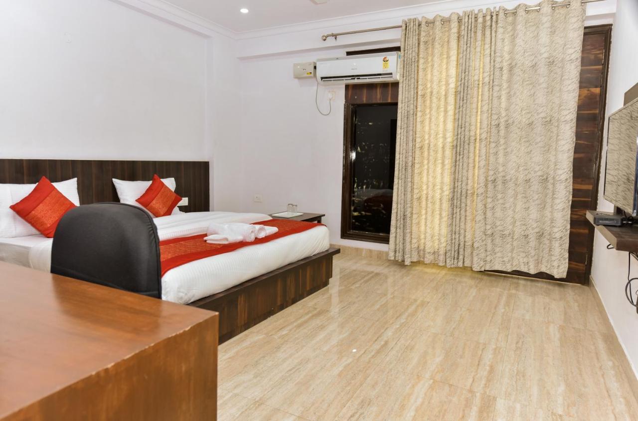 Hotel Luxury Collection Gurgaon Exterior photo